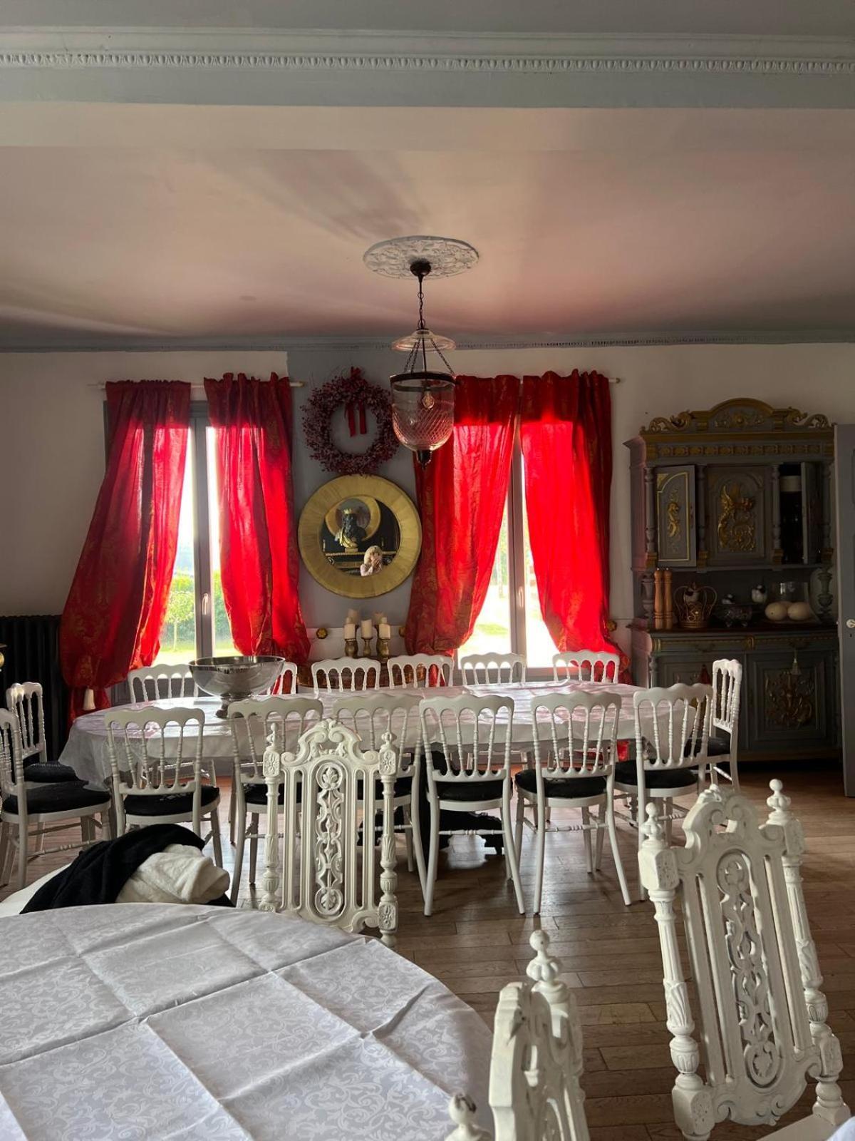 Le Manoir De La Baronnie Villa Norrey-en-Auge Bagian luar foto