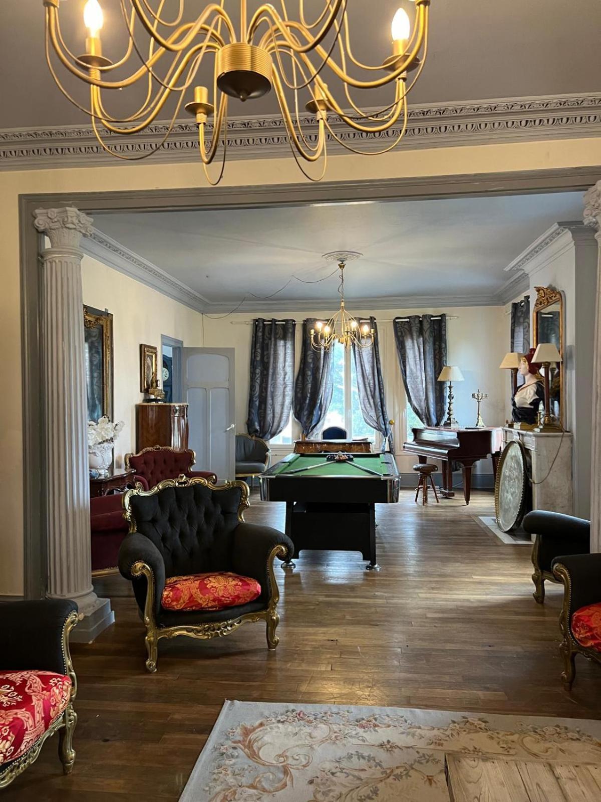 Le Manoir De La Baronnie Villa Norrey-en-Auge Bagian luar foto